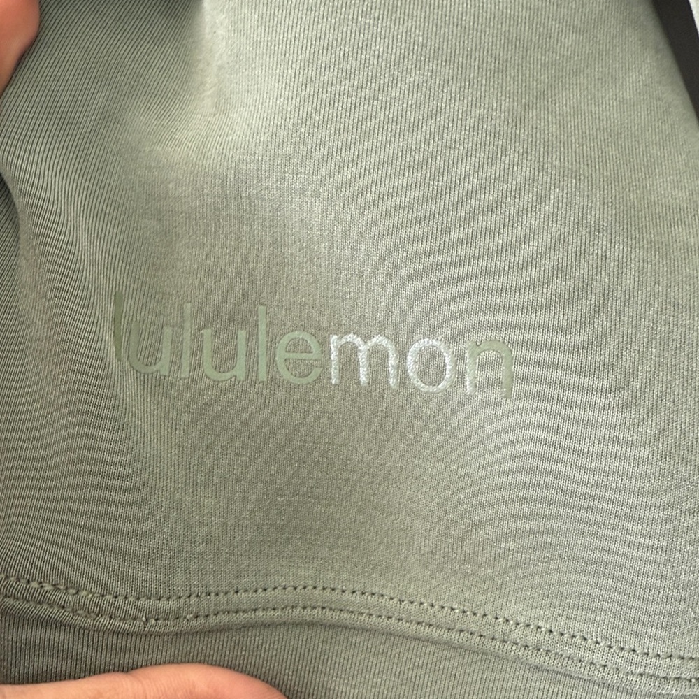 Lululemon Softstreme Perfectly Oversized
Cropped Crew, Crater Blue, Size 2, NWOT - Picture 11 of 11